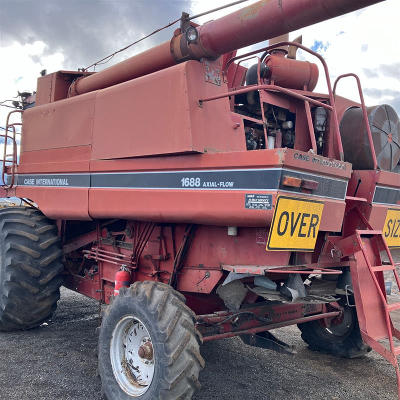 Photo 4. Case IH 1688 combine harvester