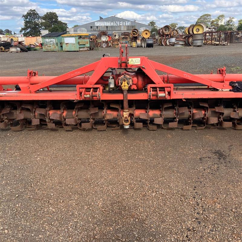 Photo 4. Kuhn EL282-450 Rotary Hoe