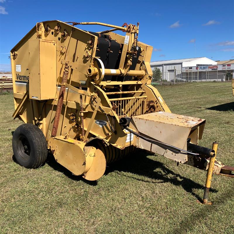 Vermeer 504H Baler