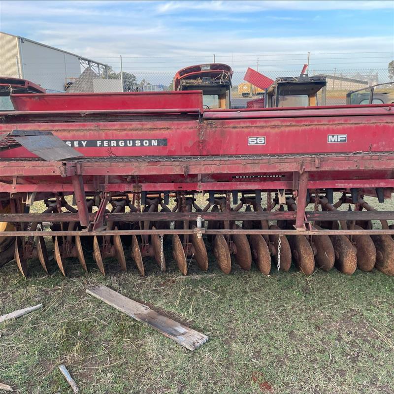 Photo 3. Massey Ferguson 56 Combine Seeder