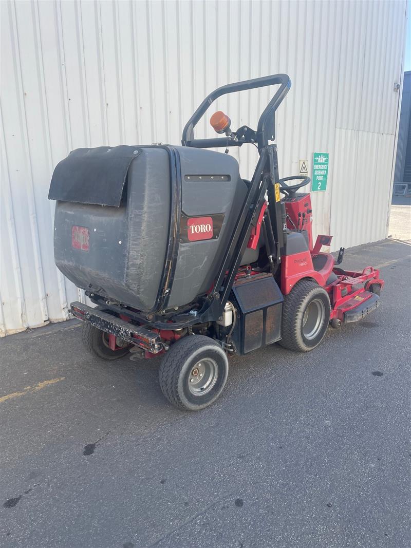 Photo 2. Toro Proline 800H Mower