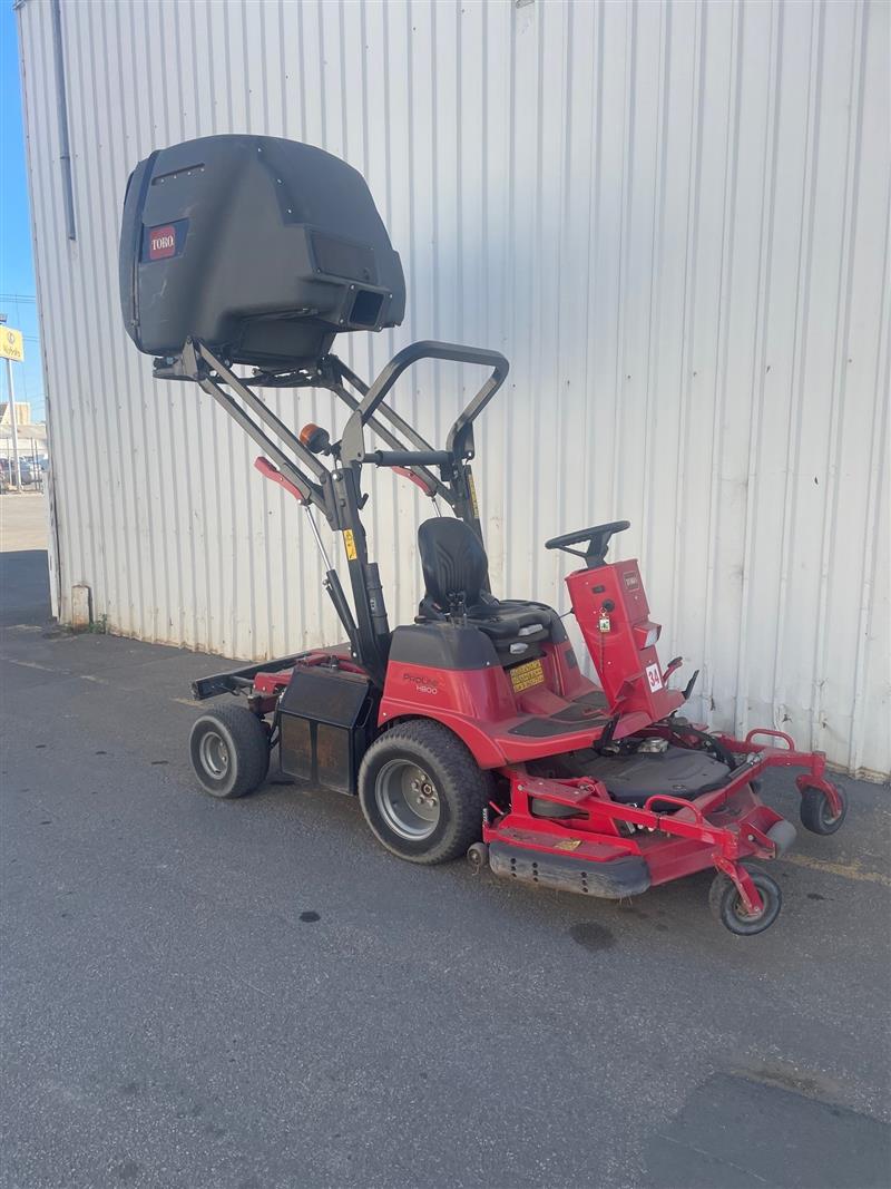 Photo 3. Toro Proline 800H Mower