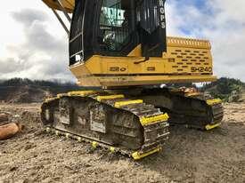 Photo 2. Trackgrip / MightyGrip Bolt On track