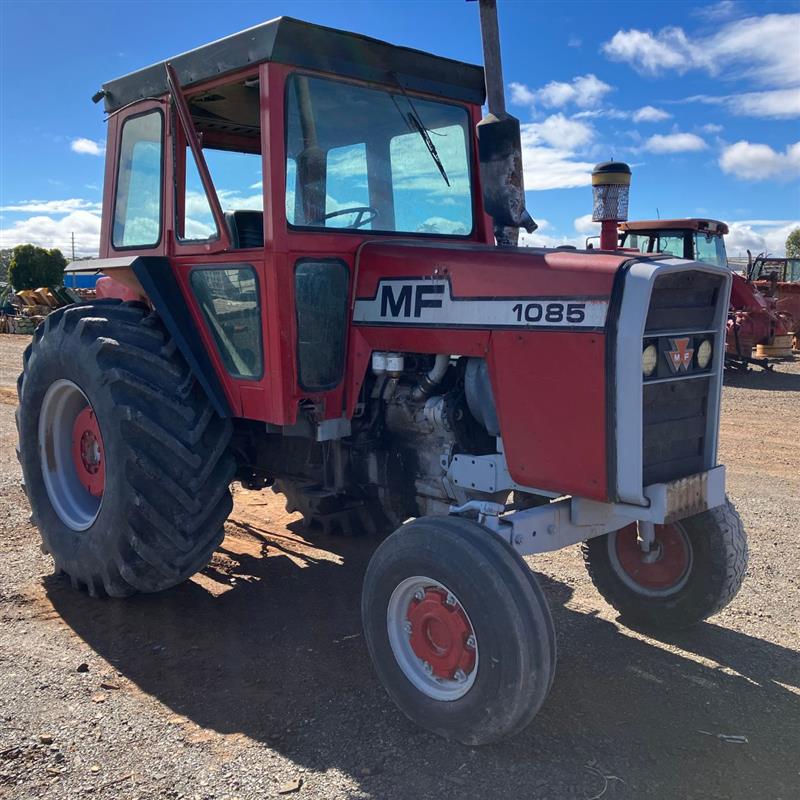 Photo 2. Massey Ferguson 1085 Tractor