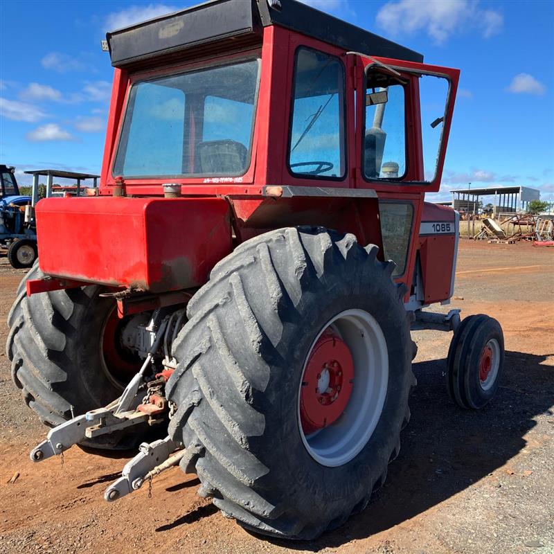 Photo 3. Massey Ferguson 1085 Tractor