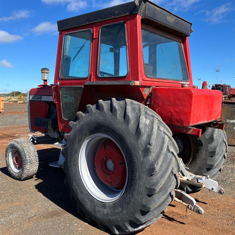 Photo 4. Massey Ferguson 1085 Tractor