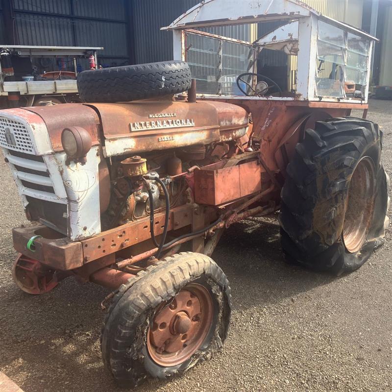 Photo 1. International 554 Tractor