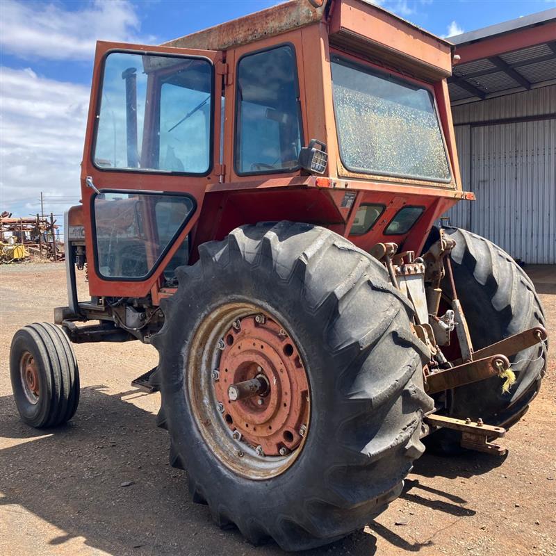 Photo 3. Massey Ferguson 1105 Tractor