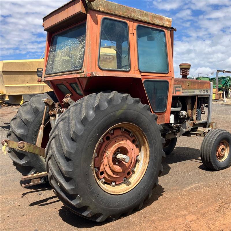 Photo 4. Massey Ferguson 1105 Tractor