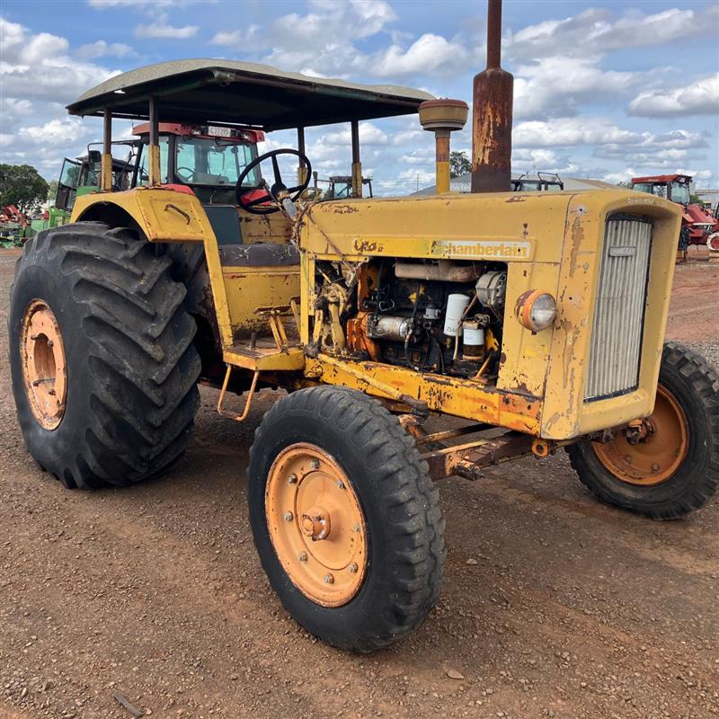 Photo 1. Chamberlain 354 Tractor