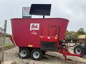 Photo 2. BVL V-Mix 24H-2S mixer wagon