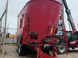 Photo 3. BVL V-Mix 24H-2S mixer wagon