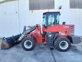 Photo 2. Titan ER20 wheel loader